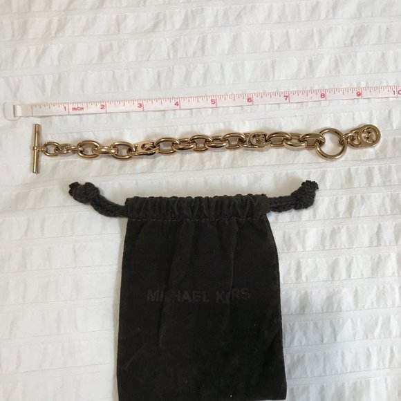 Michael Kors Heritage Toggle Lock Logo Bracelet - Picture 3 of 4